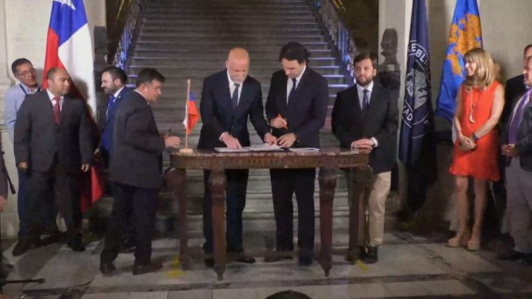 121222-C09+PRESIDENTE+DEL+SENADO+Y+DE+LA+CÁMARA+DE+DIPUTADOS+ANUNCIAN+FIRMA+DE+ACUERDO+CONSTITUCIONAL+07