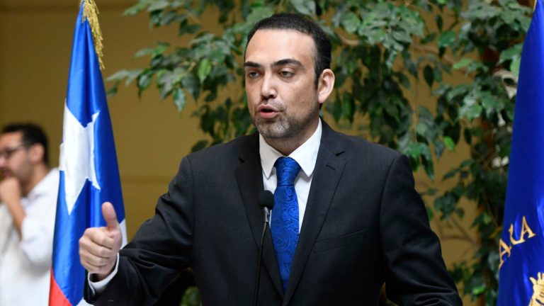 13-202817_59bz_A_UNO_15688401