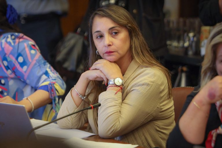 09c19172-0ab8-4aab-9f8b-c7460a54cf0d